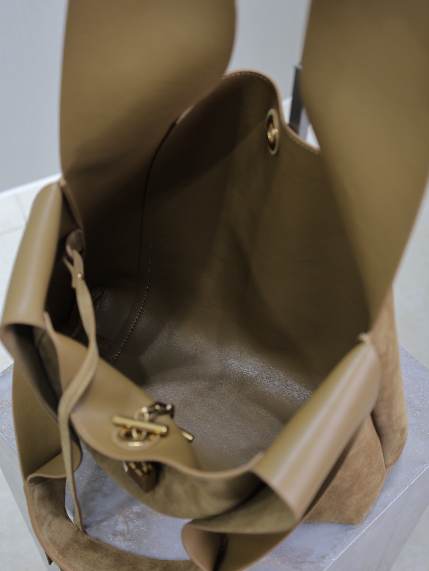 TANGER HOBO BAG 27 IN PEANUT BROWN SUEDE