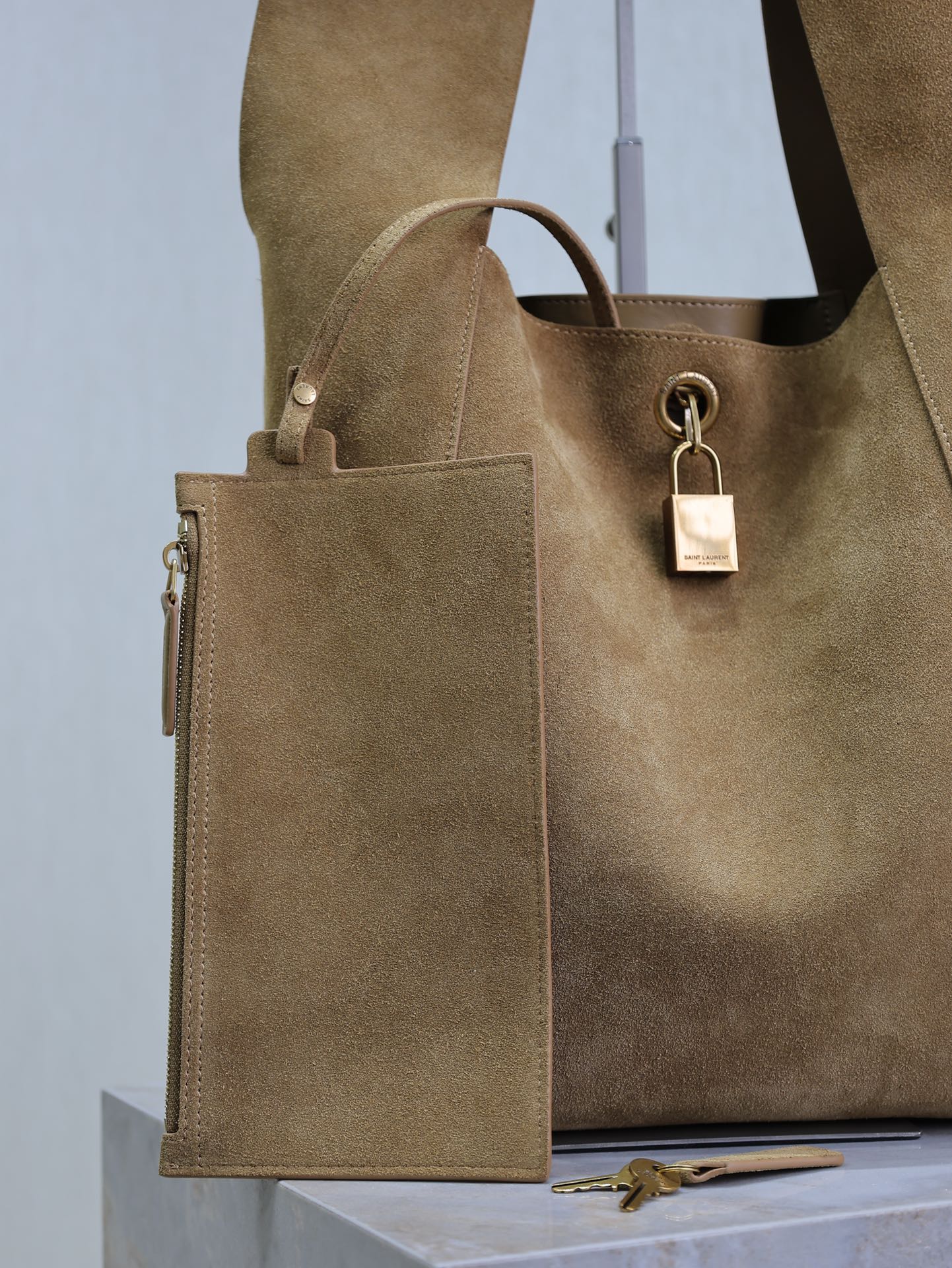 TANGER HOBO BAG 27 IN PEANUT BROWN SUEDE