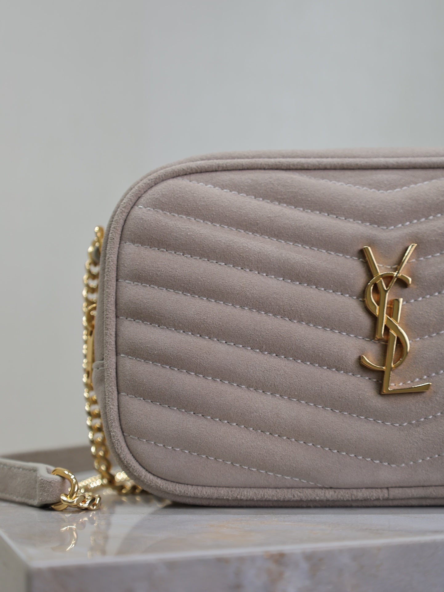 LOU MINI CAMERA BAG 18 IN SILVER PINK SUEDE GOLD HARDWARE