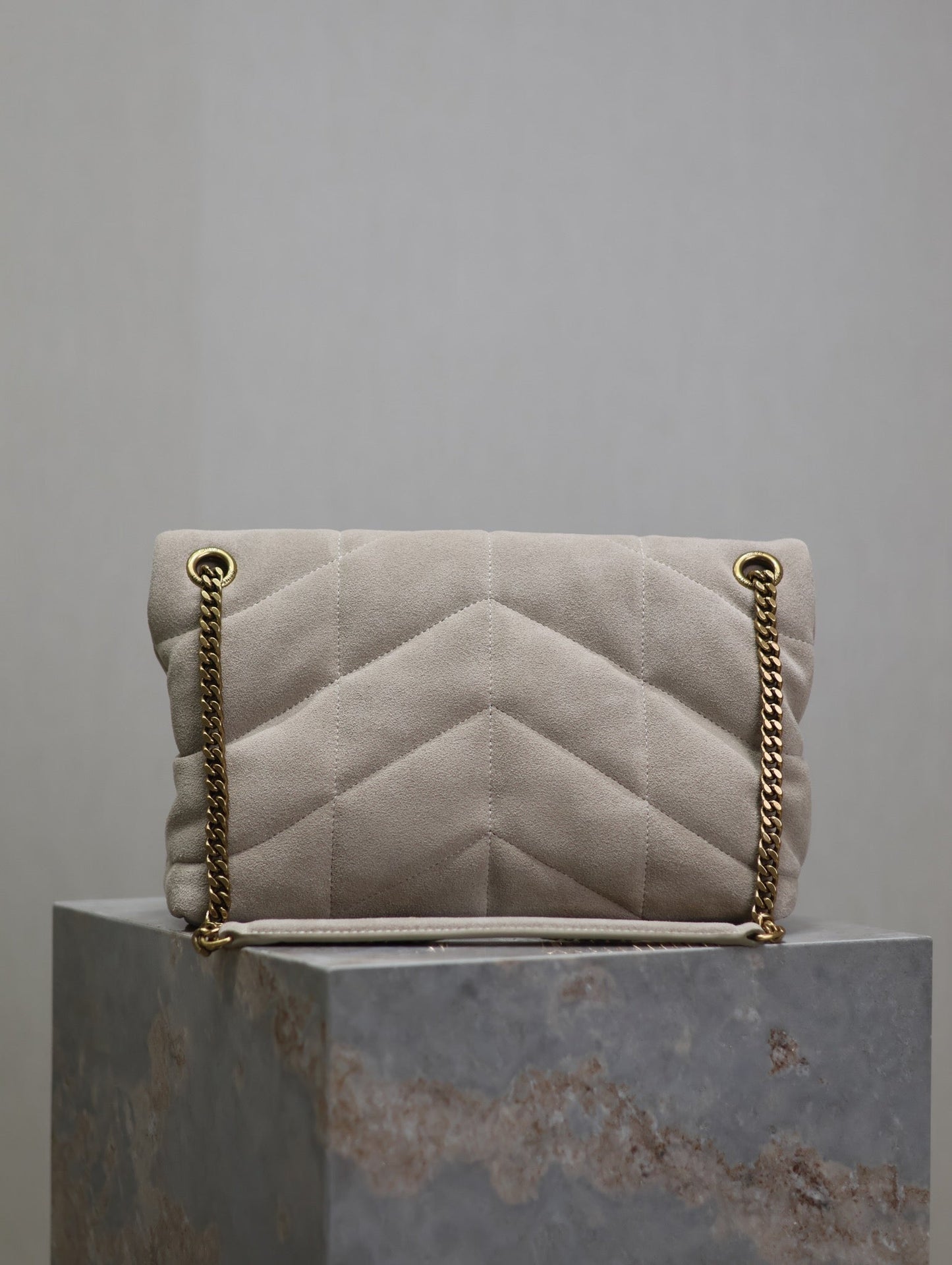 PUFFER BAG 29 IN OYSTER TAN SUEDE GOLD HARDWARE