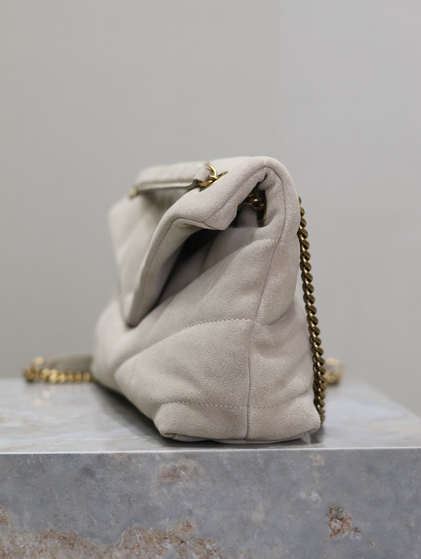 PUFFER BAG 29 IN OYSTER TAN SUEDE GOLD HARDWARE