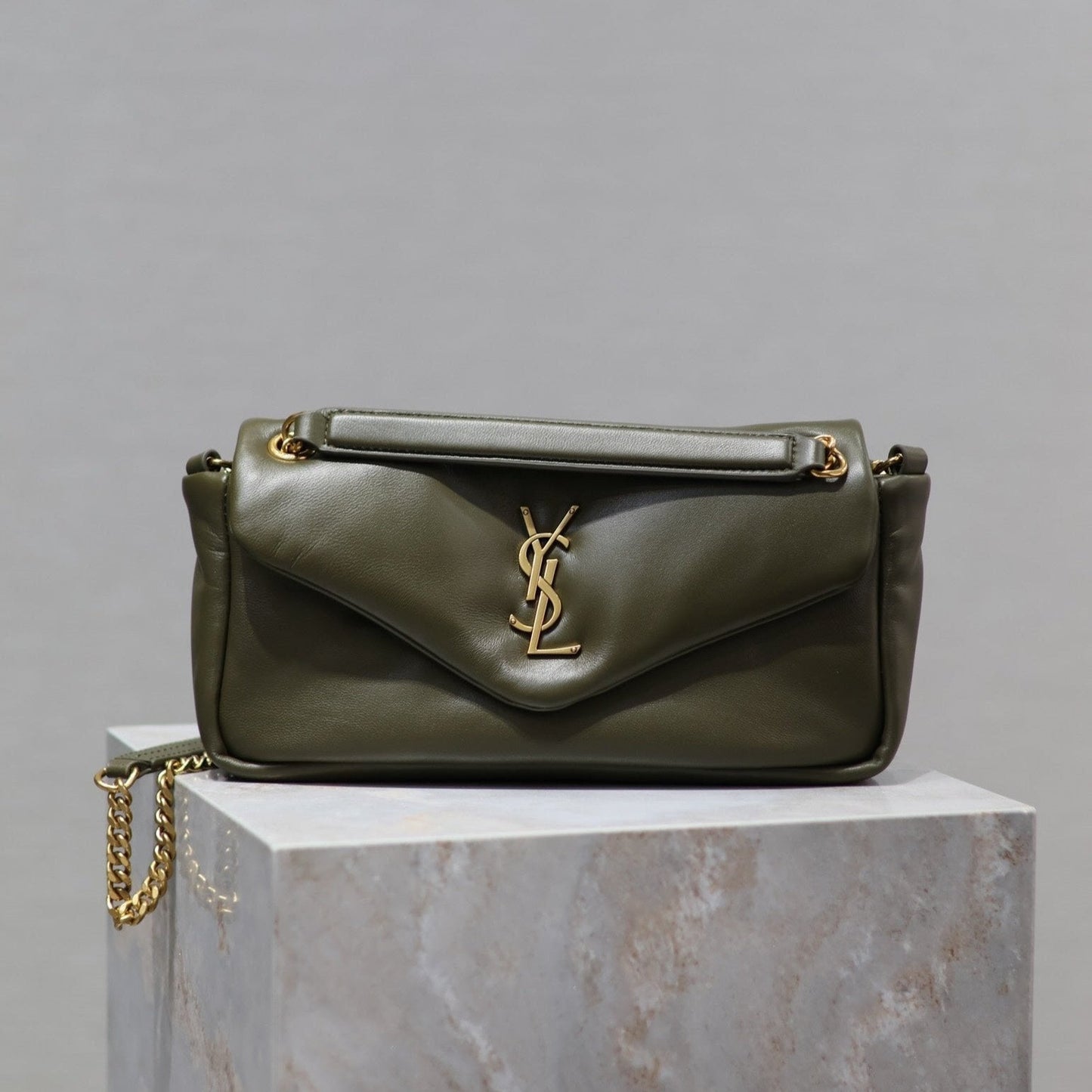 CALYPSO CHAIN BAG 26 IN ARMY GREEN SMOOTH LAMBSKIN