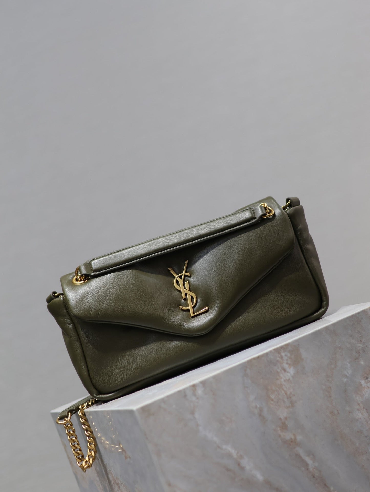 CALYPSO CHAIN BAG 26 IN ARMY GREEN SMOOTH LAMBSKIN