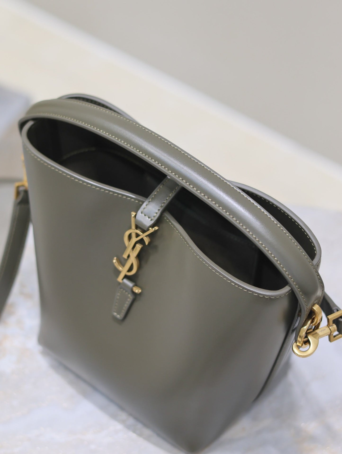 LE 37 SMALL BUCKET BAG 20 IN KHAKI GREEN CALFSKIN GOLD HARDWARE