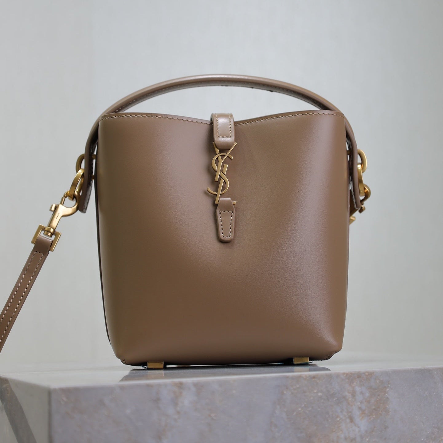 LE 37 MINI BUCKET BAG 15 IN BROWN CALFSKIN GOLD HARDWARE