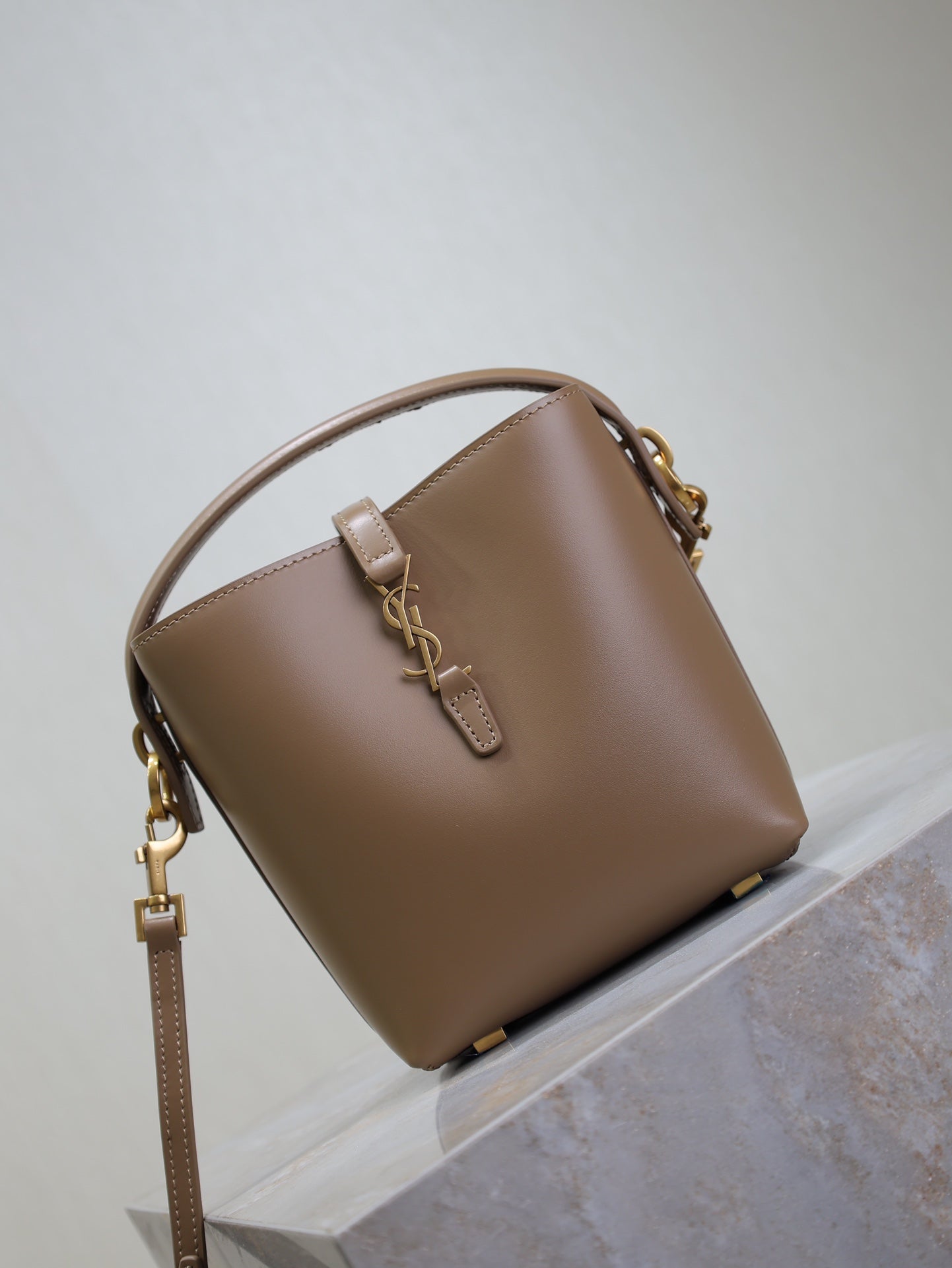 LE 37 MINI BUCKET BAG 15 IN BROWN CALFSKIN GOLD HARDWARE