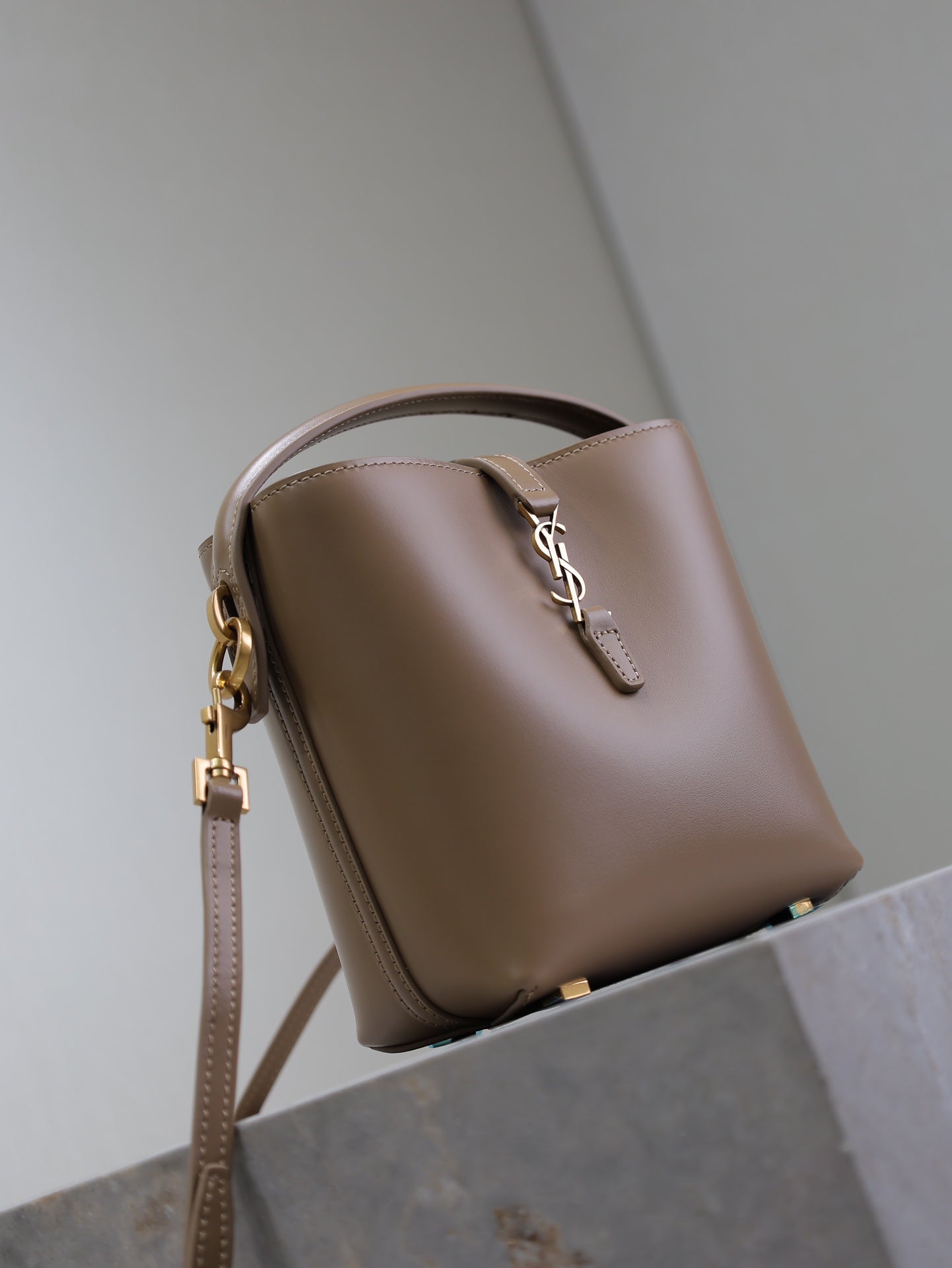 LE 37 MINI BUCKET BAG 15 IN BROWN CALFSKIN GOLD HARDWARE