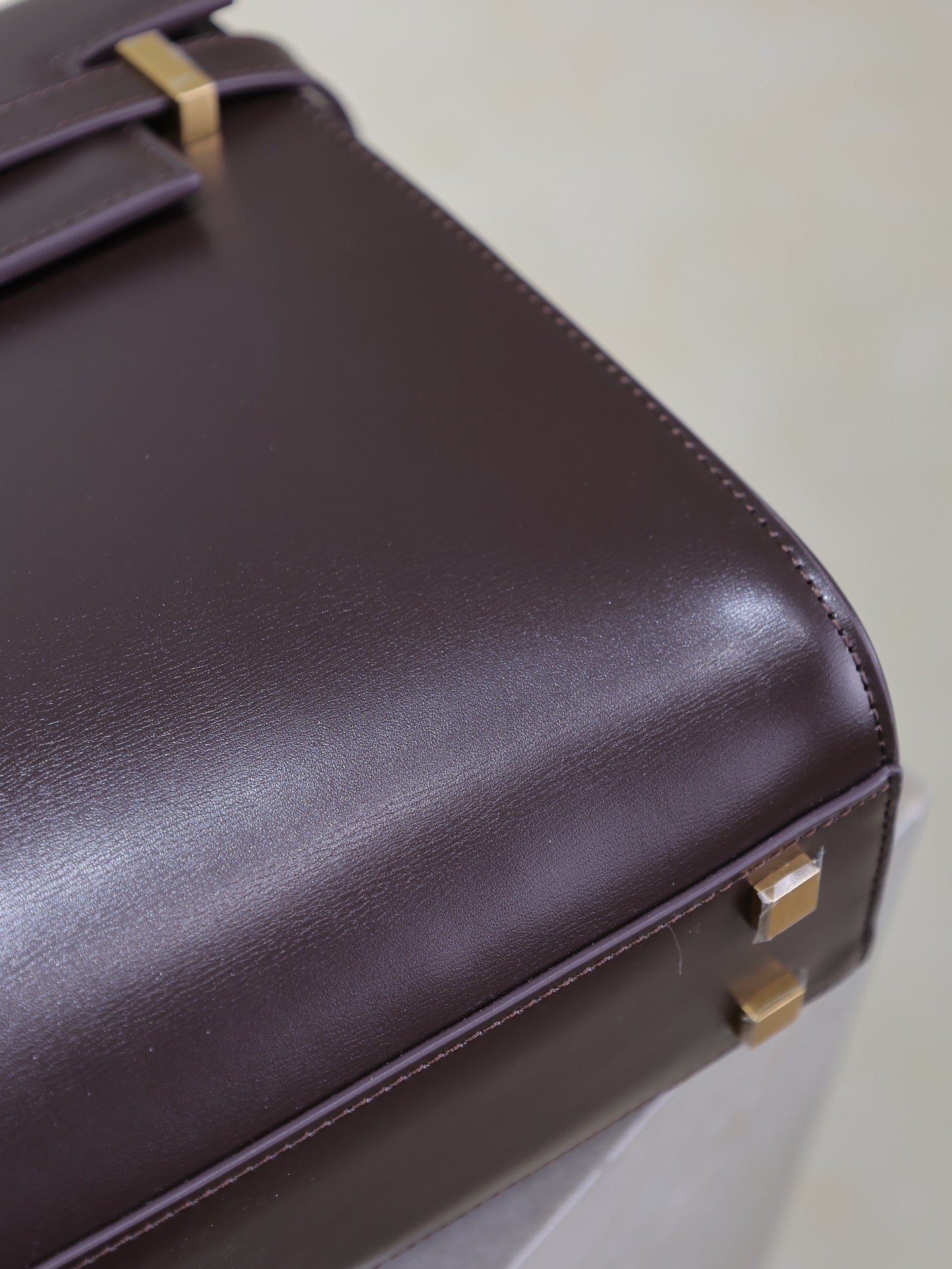 MANHATTAN TOP HANDLE BAG 32 IN BRUNETTE BROWN CALFSKIN