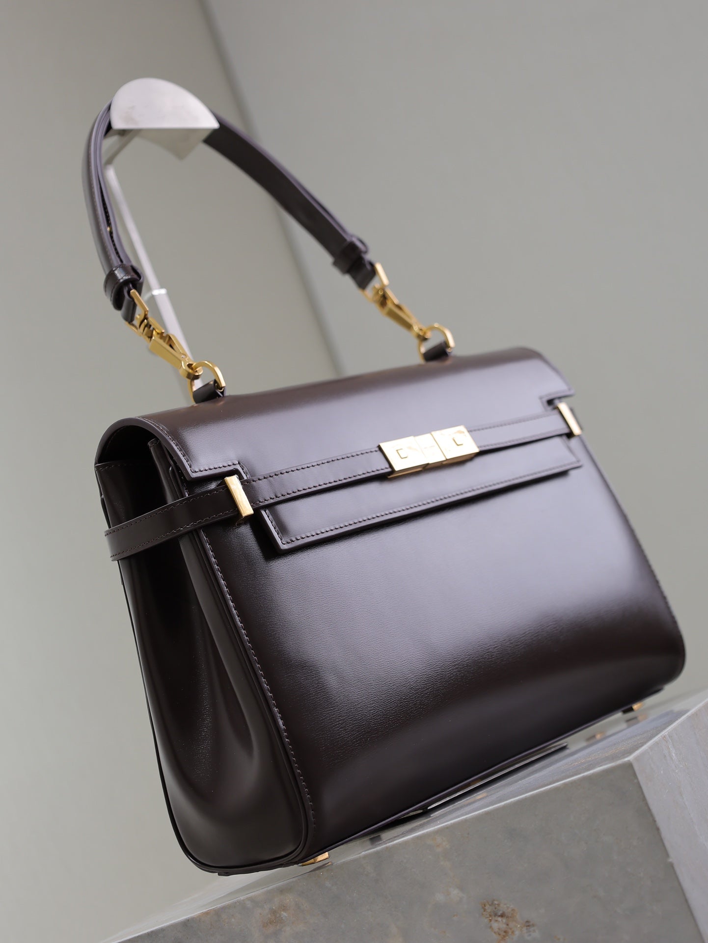 MANHATTAN TOP HANDLE BAG 32 IN BRUNETTE BROWN CALFSKIN