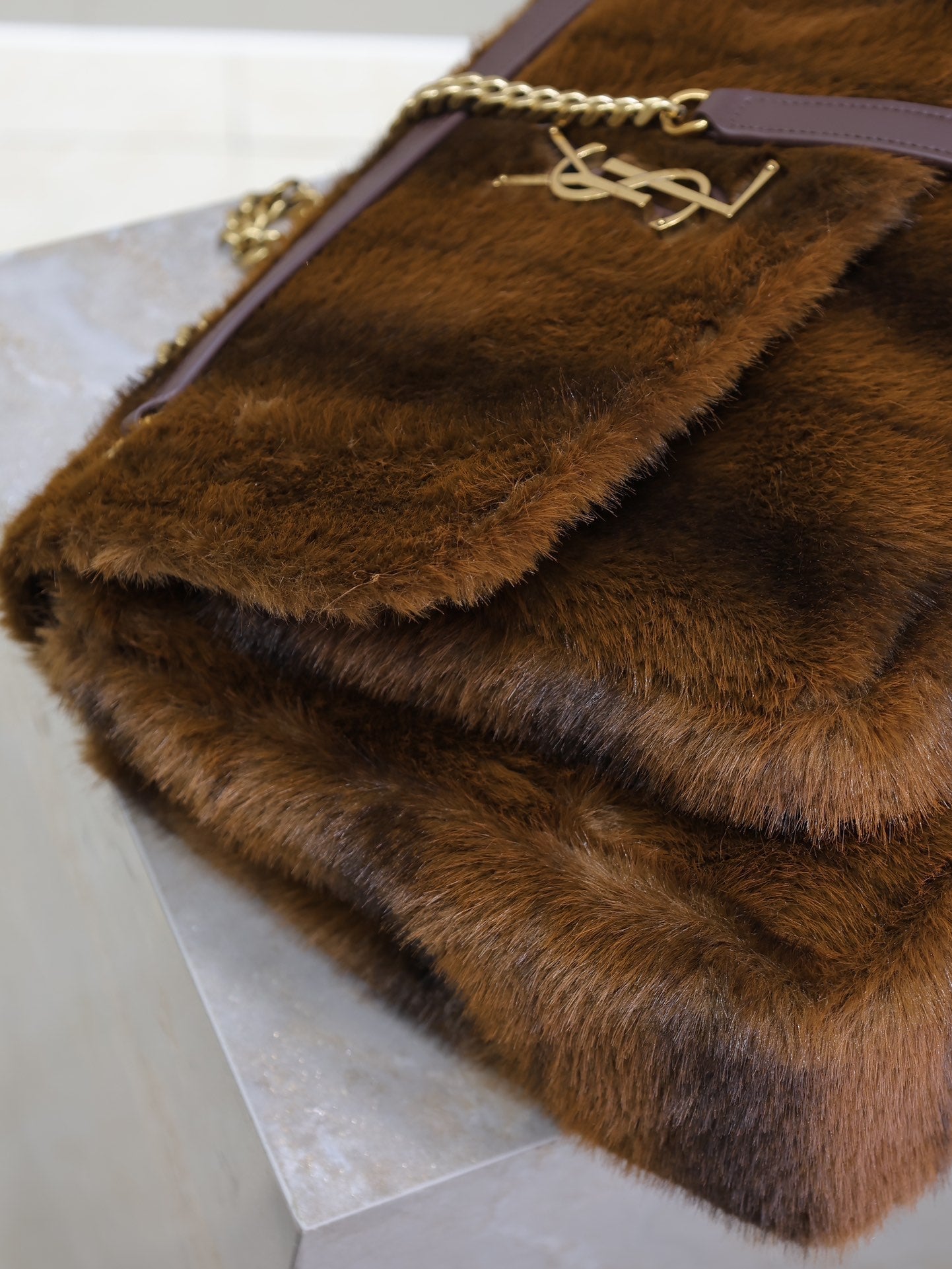 NIKI LARGE 32 IN COFFE BROWN MINK FUR GOLD HARDWARE