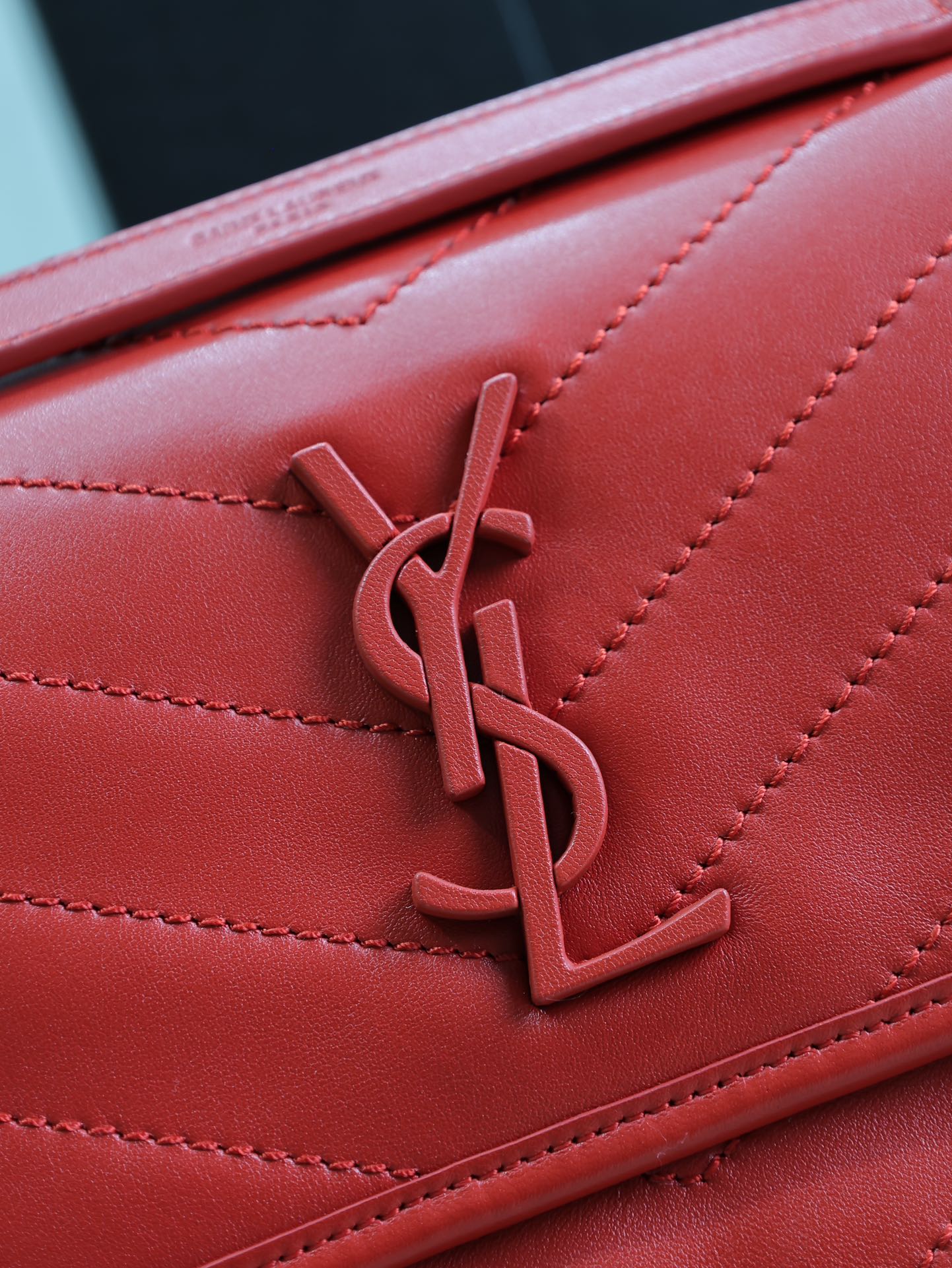 NIKI MEDIUM 28 IN CLASSIC RED LAMBSKIN GOLD HARDWARE