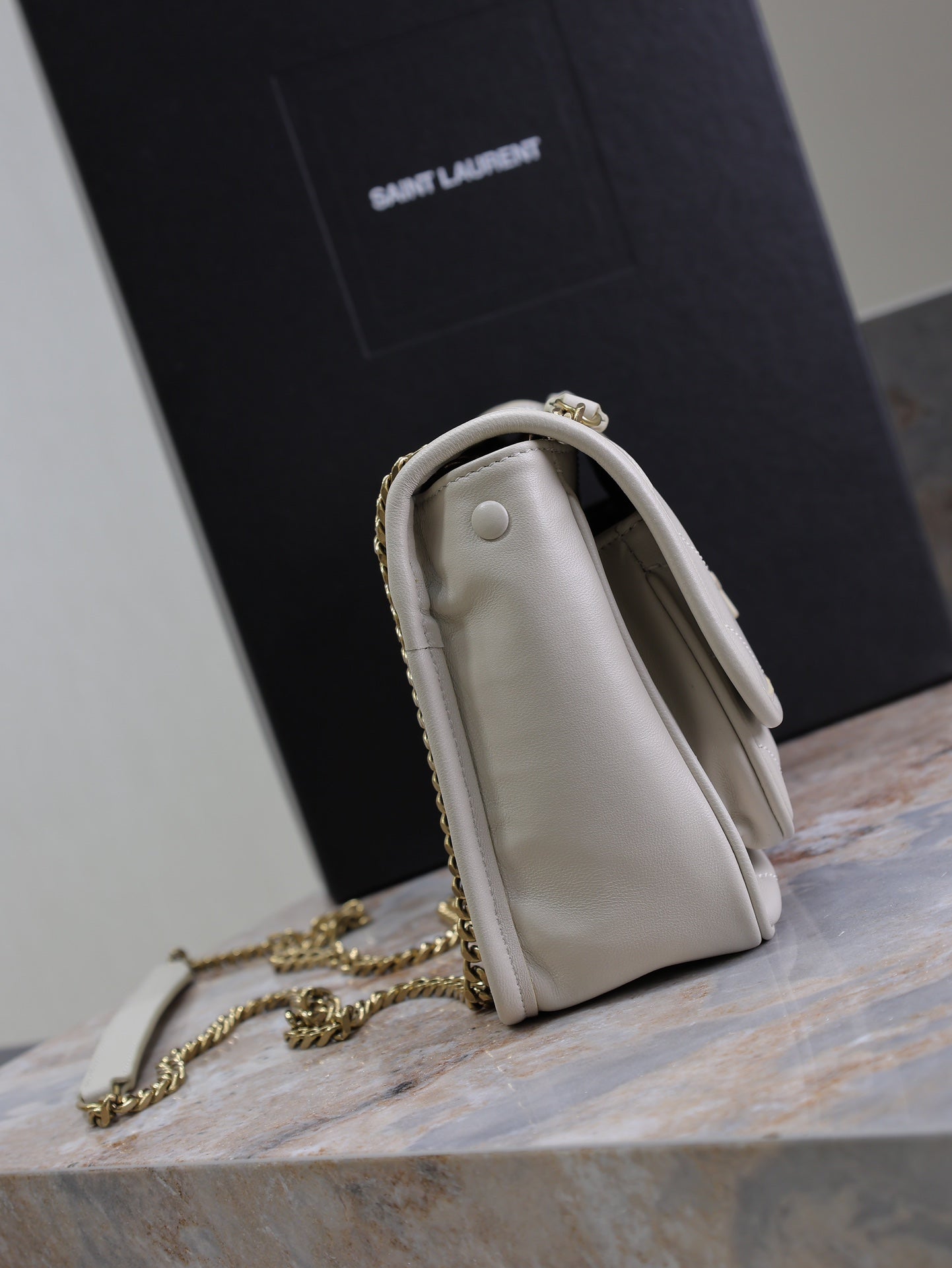 NIKI BABY 22 IN RICE WHITE LAMBSKIN GOLD CHAIN