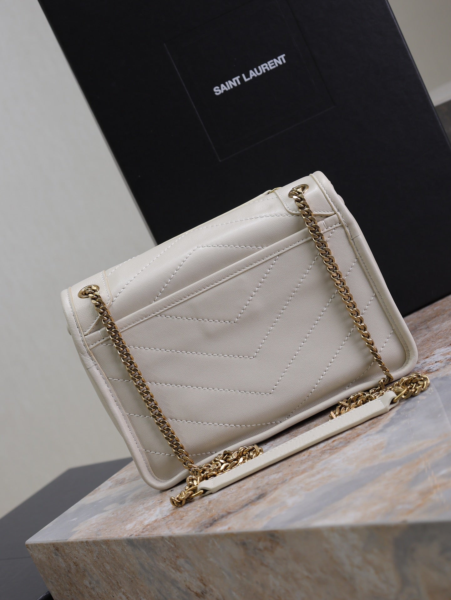 NIKI BABY 22 IN RICE WHITE LAMBSKIN GOLD CHAIN