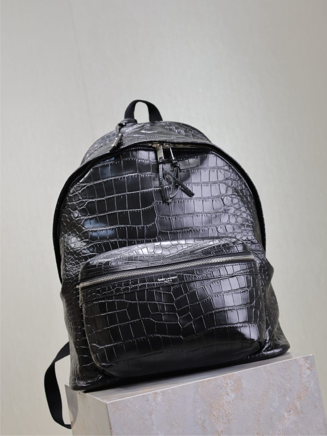 CITY BACKPACK 38 IN BLACK CROCODILE EMBOSSED CALFSKIN