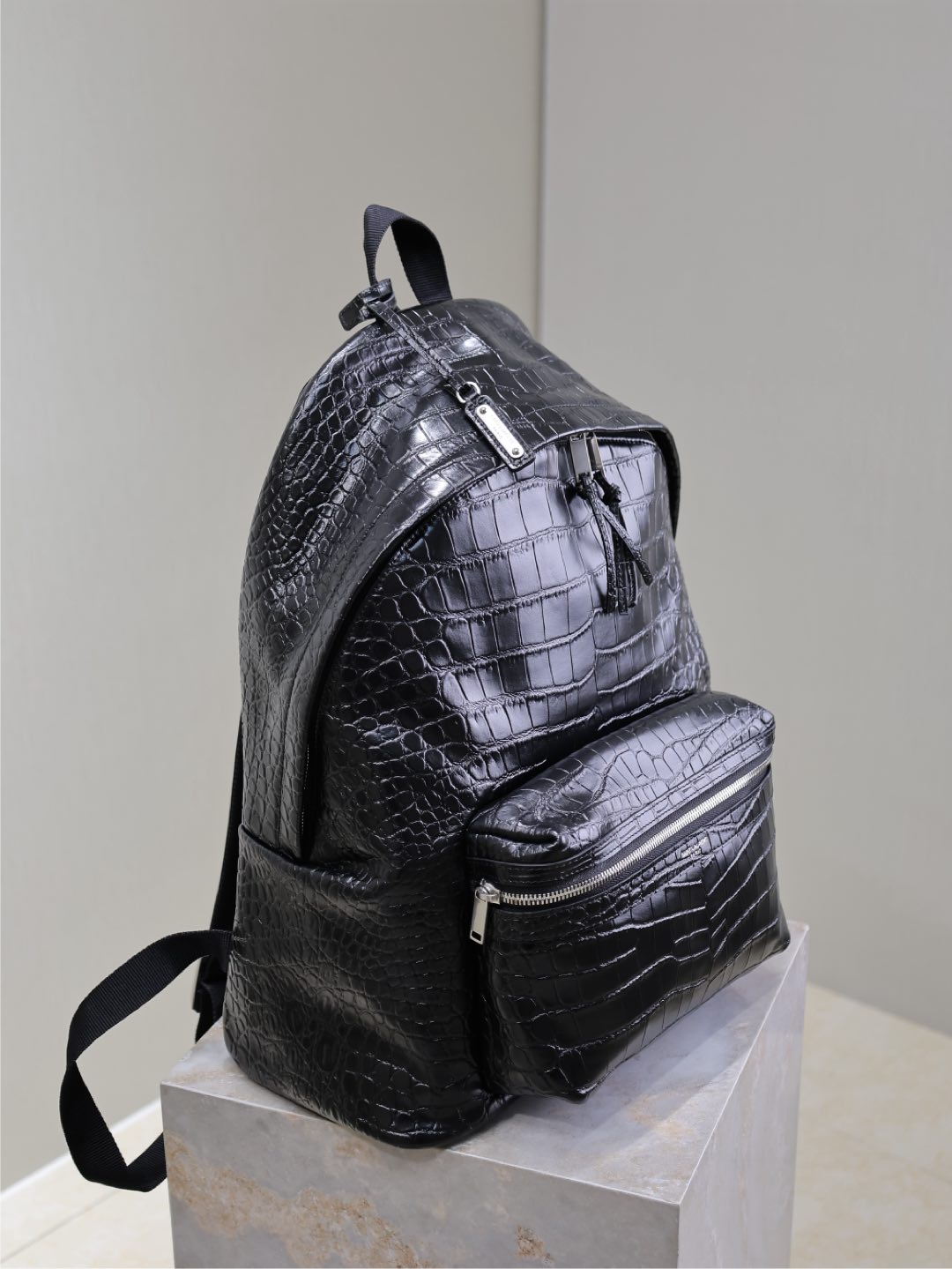 CITY BACKPACK 38 IN BLACK CROCODILE EMBOSSED CALFSKIN