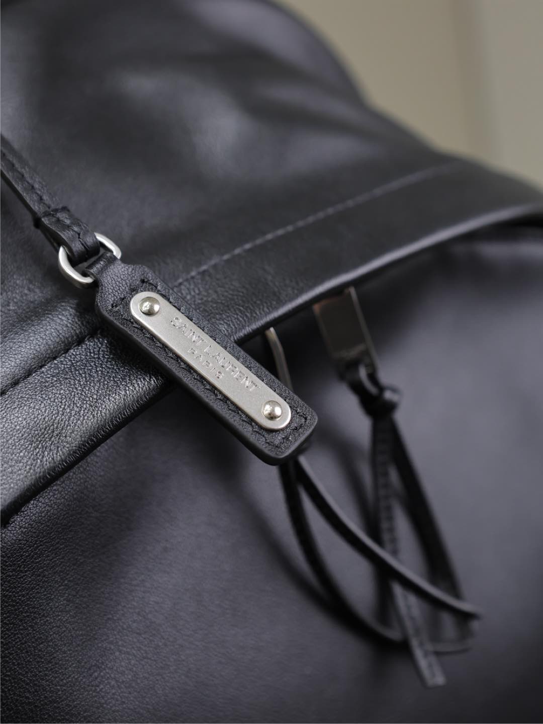 CITY BACKPACK 38 IN BLACK CALFSKIN