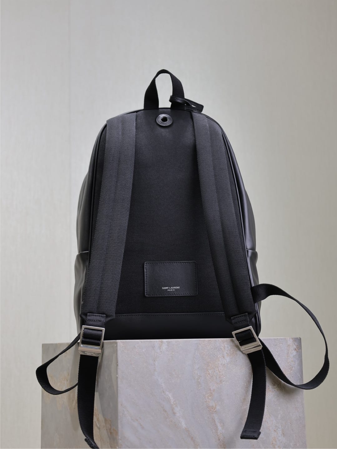 CITY BACKPACK 35 IN BLACK CALFSKIN