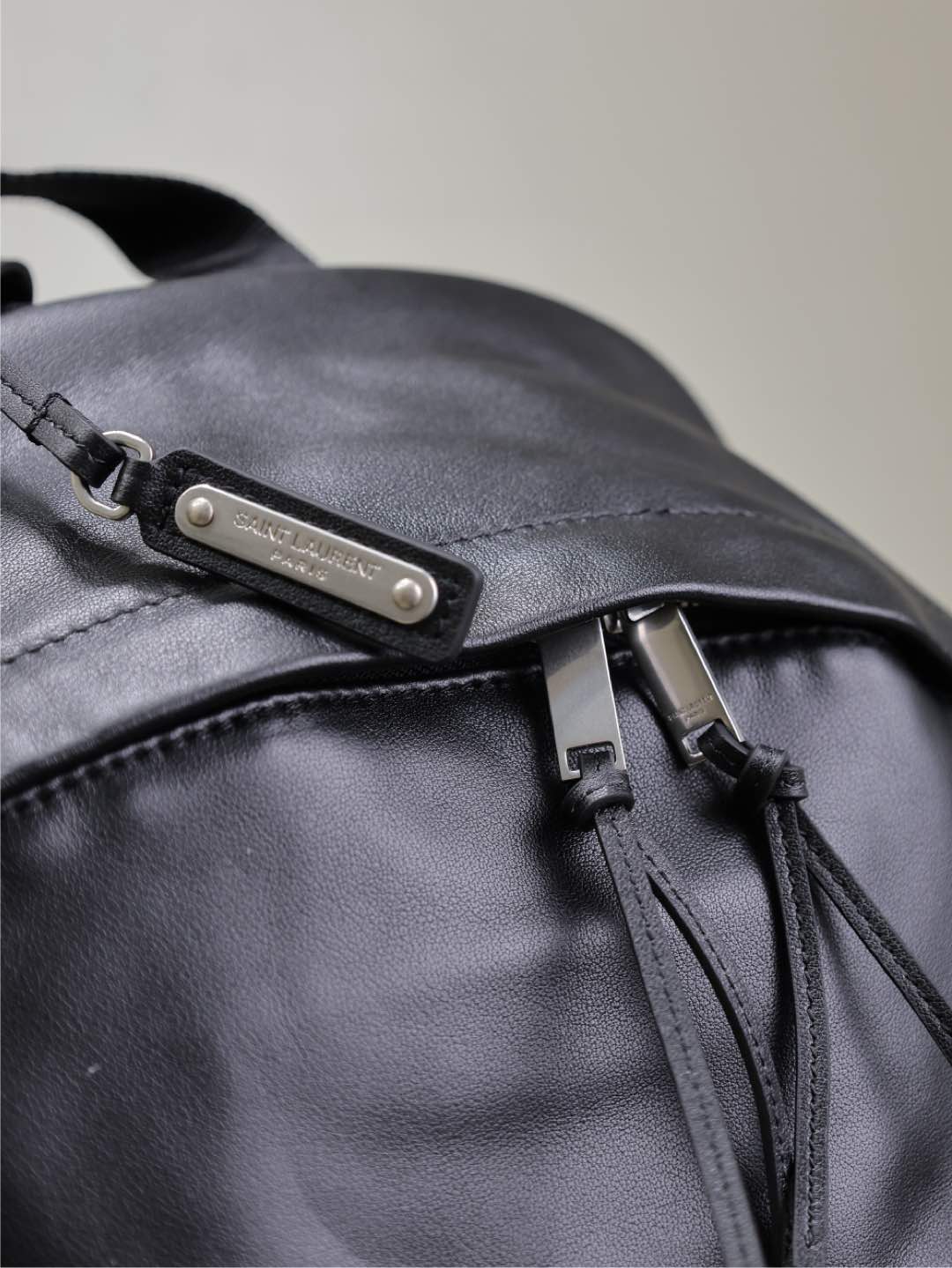 CITY BACKPACK 35 IN BLACK CALFSKIN