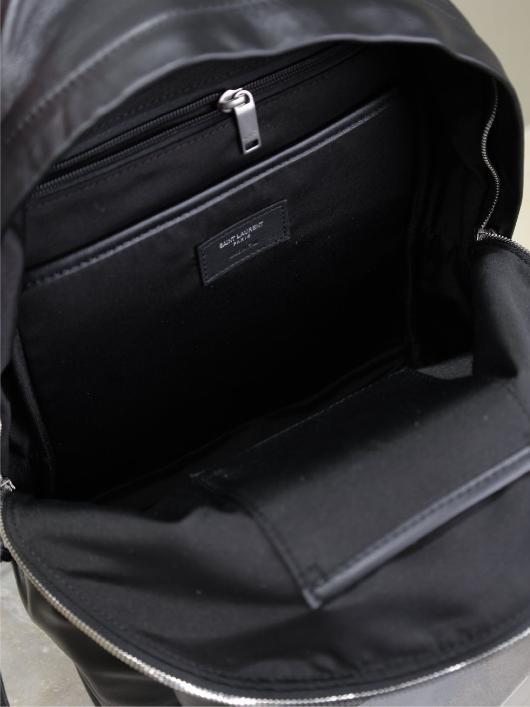 CITY BACKPACK 35 IN BLACK CALFSKIN