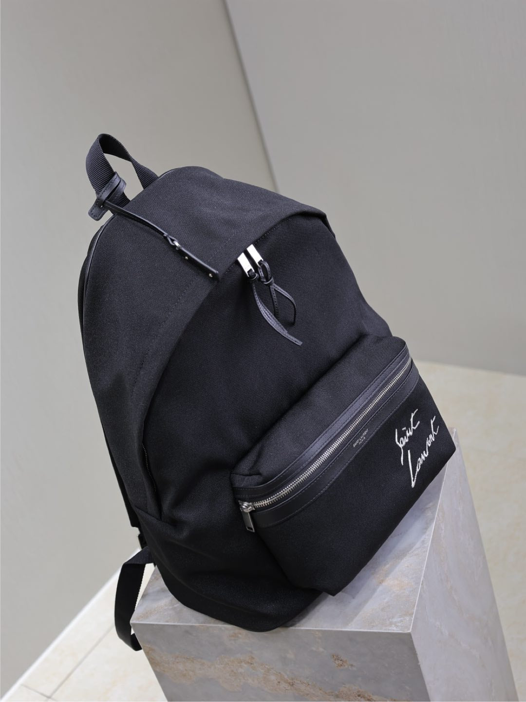 CITY BACKPACK 38 IN BLACK CANVAS WITH WHITE EMBROIDED LOGO