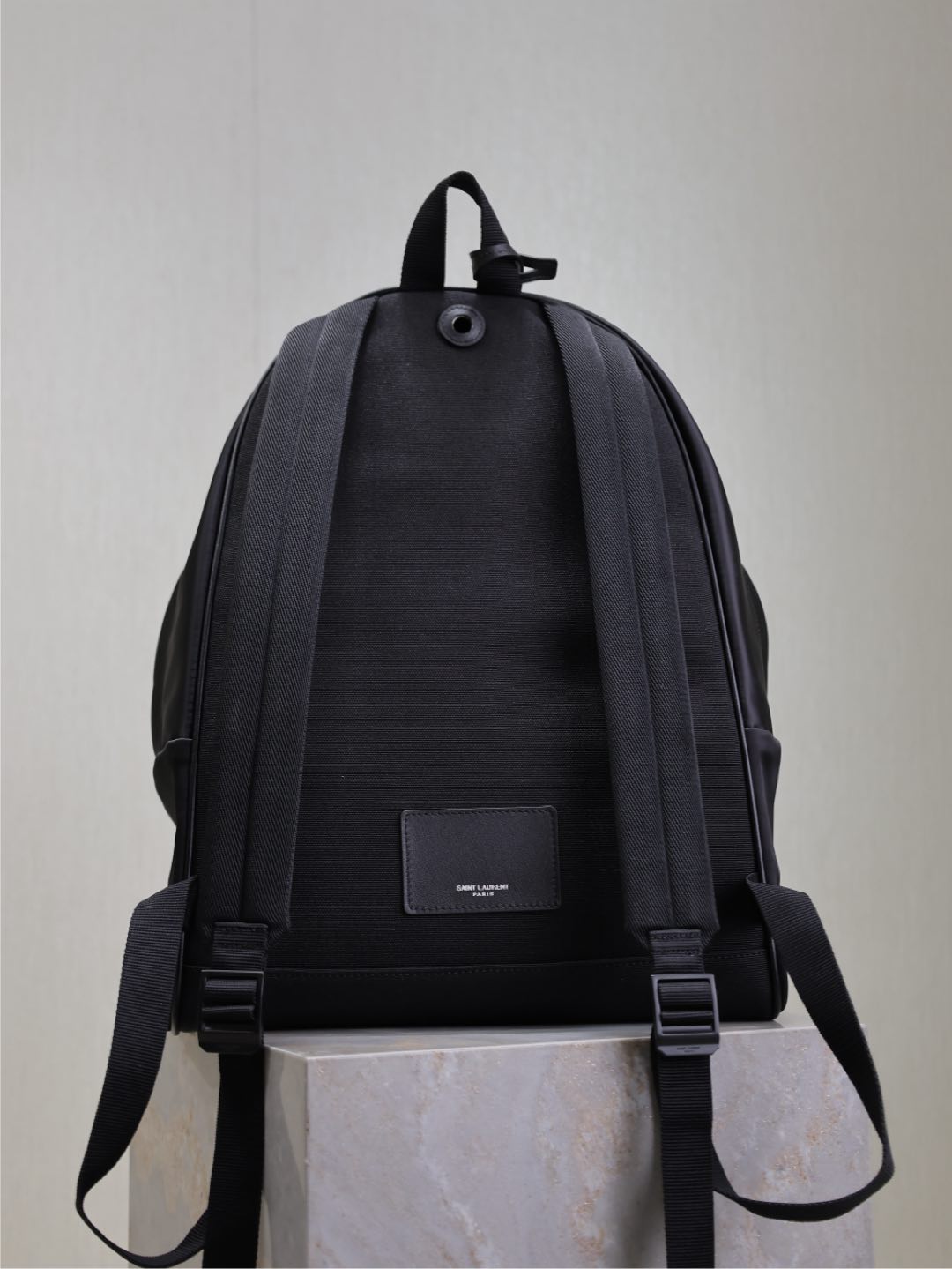 CITY BACKPACK 38 IN BLACK SILK