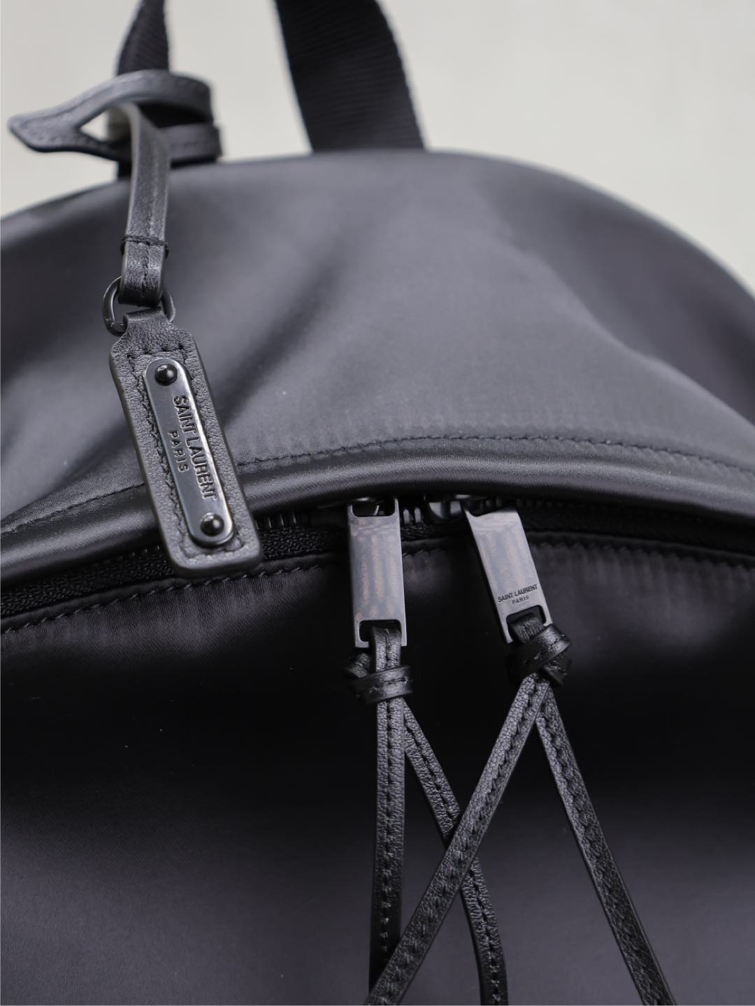 CITY BACKPACK 38 IN BLACK SILK