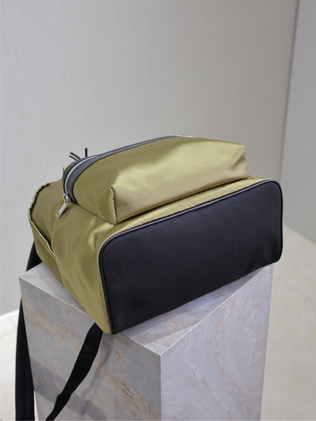 CITY BACKPACK 38 IN MOSS GREEN SILK