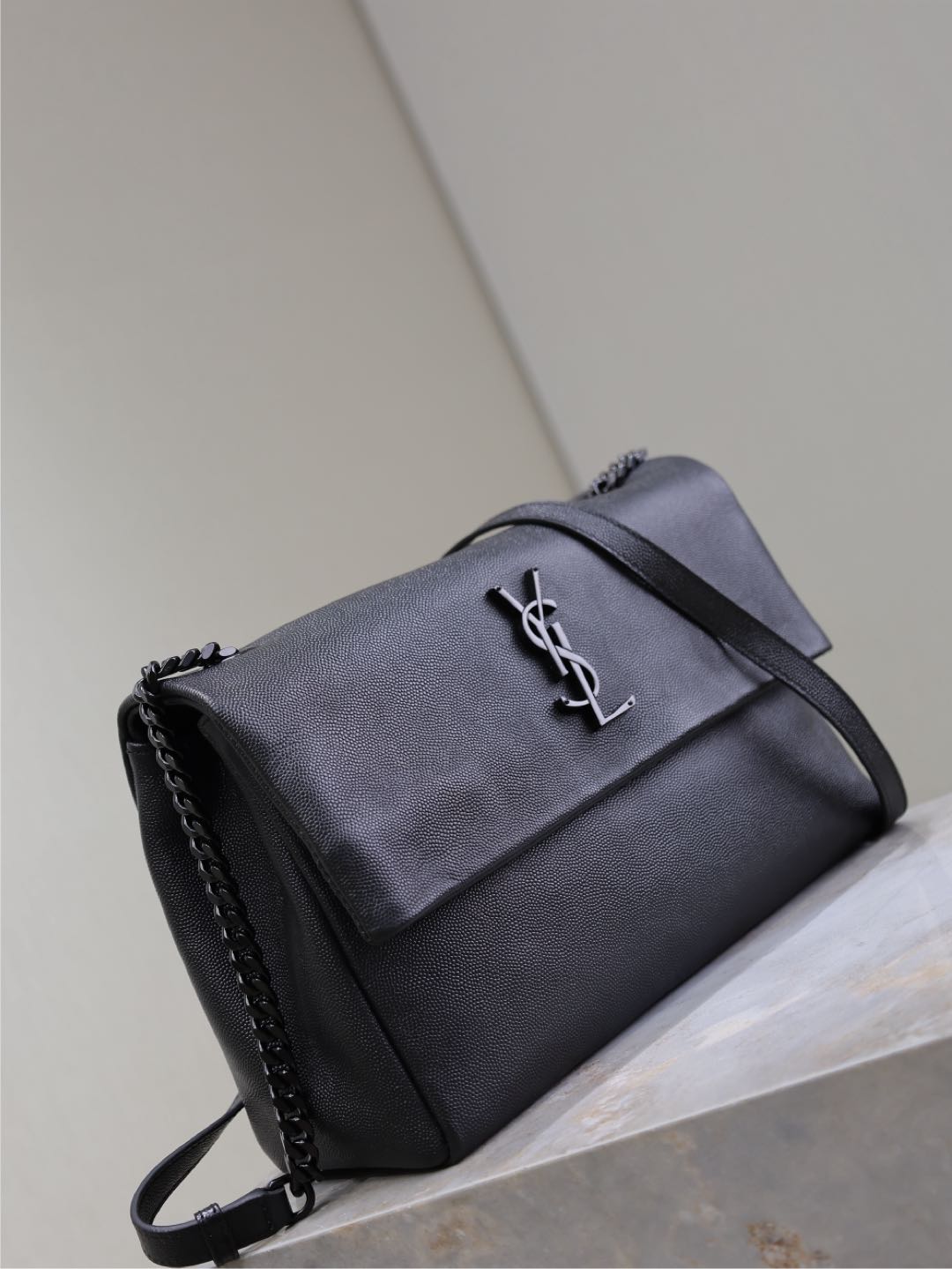 WEST HOLLYWOOD BAG 28 IN BLACK CALFSKIN BLACK HARDWARE