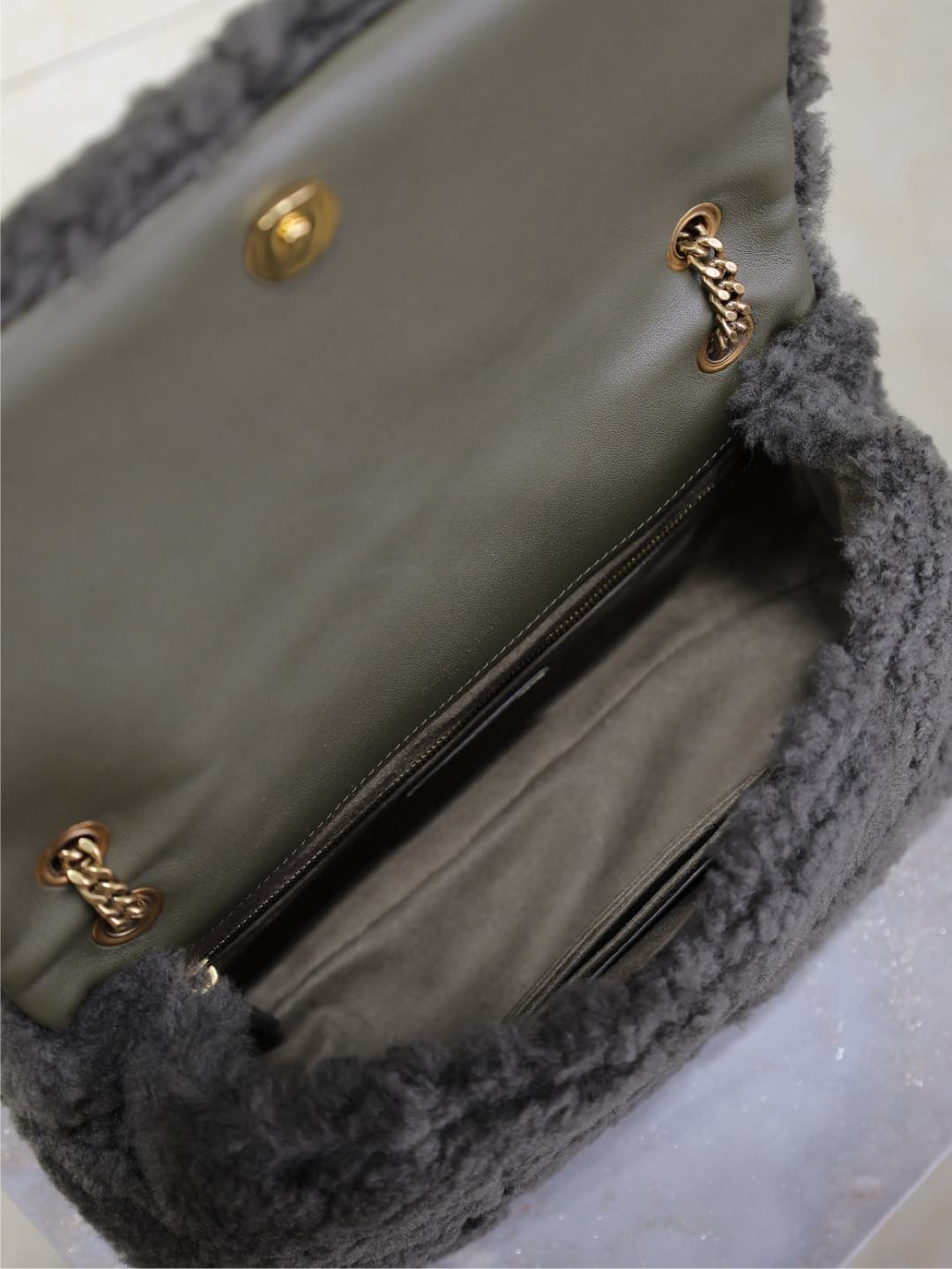 JAMIE BAG 25 IN DARK GRAY LAMB WOOL