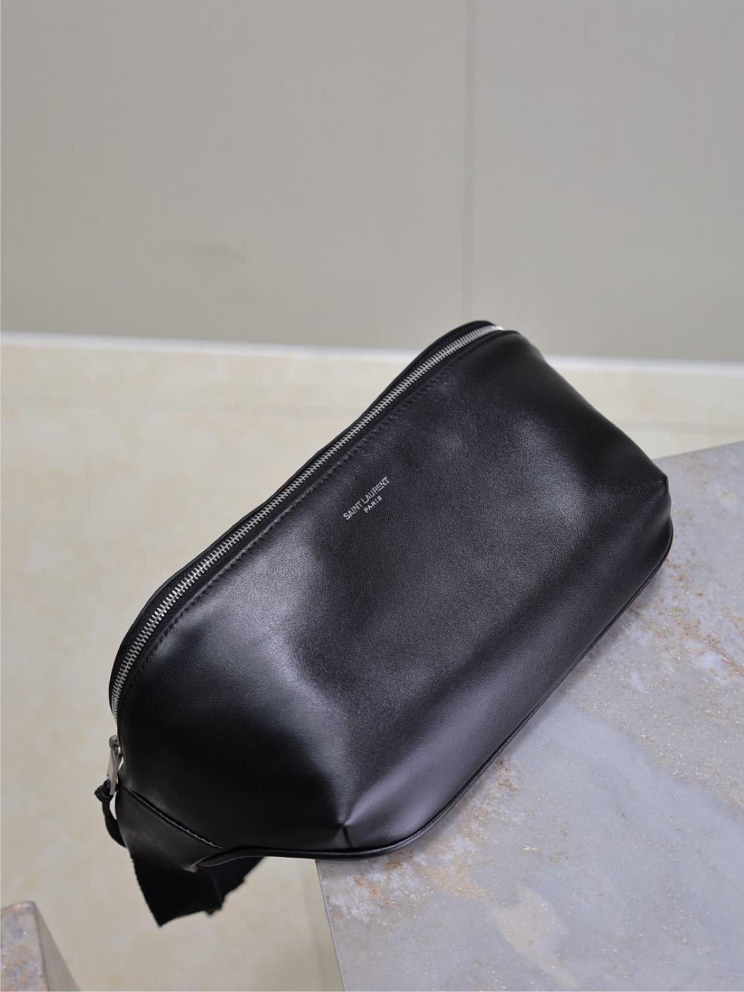 CLASSIC CROSSBODY BAG 26 IN BLACK LAMBSKIN