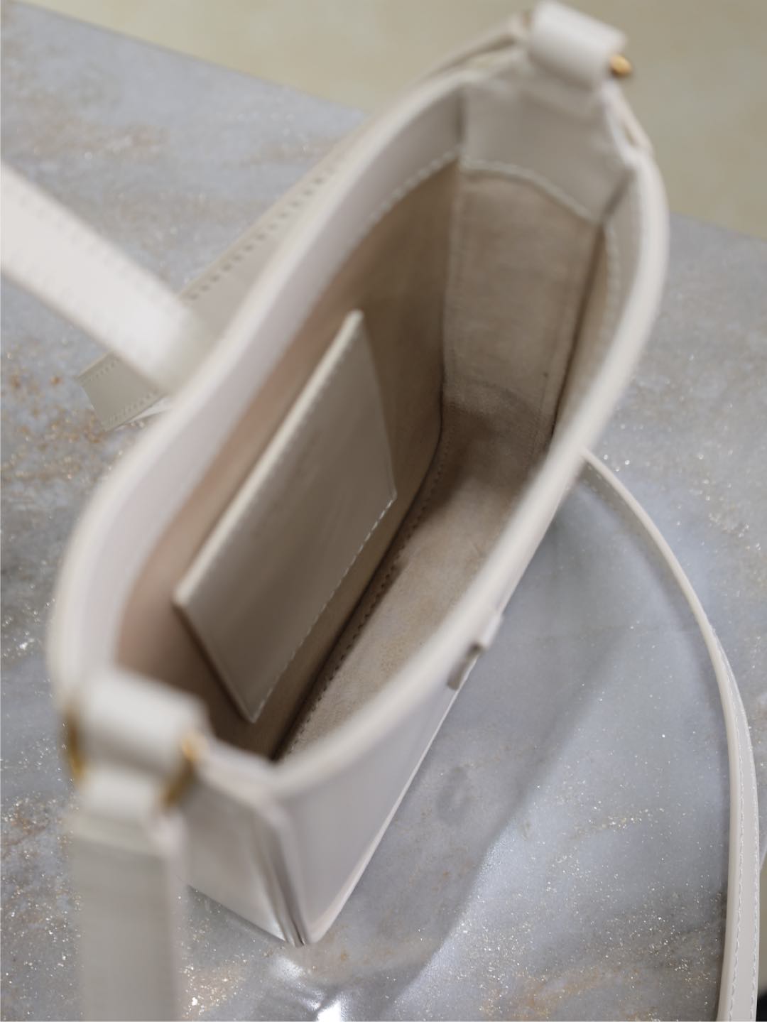 LE 5 À 7 PHONE BAG 18 IN WHITE CALFSKIN