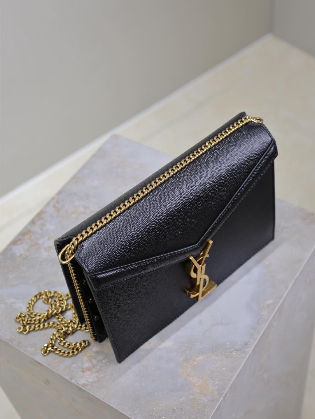 CASSANDRA CHAIN BAG 22 IN BLACK CAVIAR PATTERN CALFSKIN GOLD HARDWARE