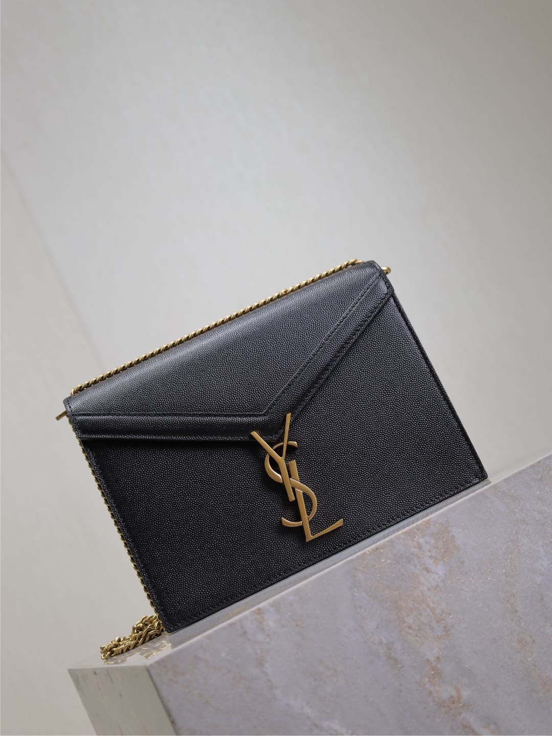 CASSANDRA CHAIN BAG 22 IN BLACK CAVIAR PATTERN CALFSKIN GOLD HARDWARE