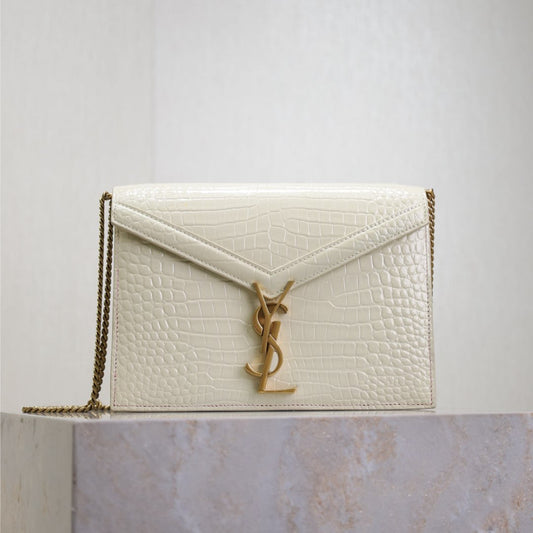 CASSANDRA CHAIN BAG 22 IN WHITE CROCODILE PATTERN CALFSKIN GOLD HARDWARE