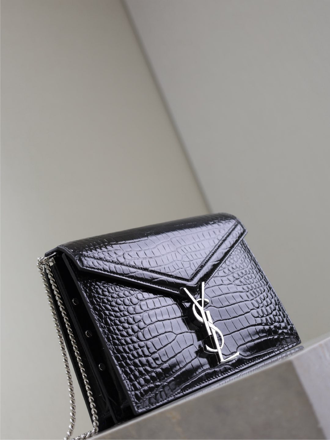 CASSANDRA CHAIN BAG 22 IN BLACK CROCODILE PATTERN CALFSKIN SILVER HARDWARE