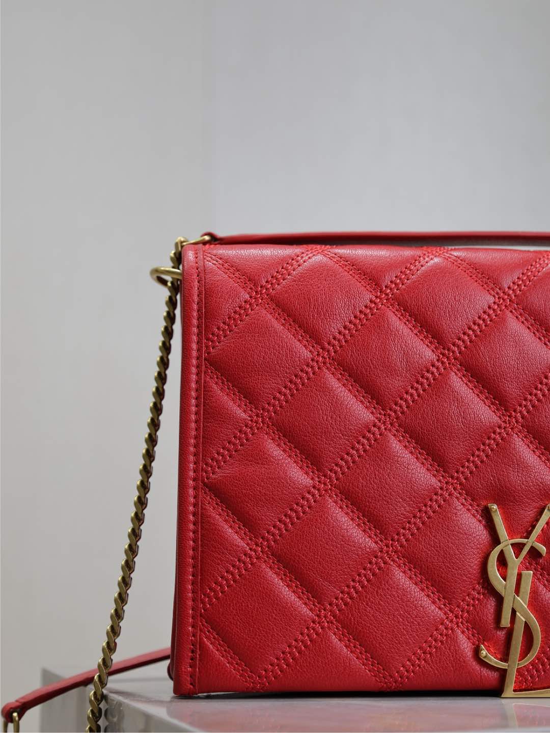 BECKY 25 IN RED QUILTED LAMBSKIN GOLD HARDWARE