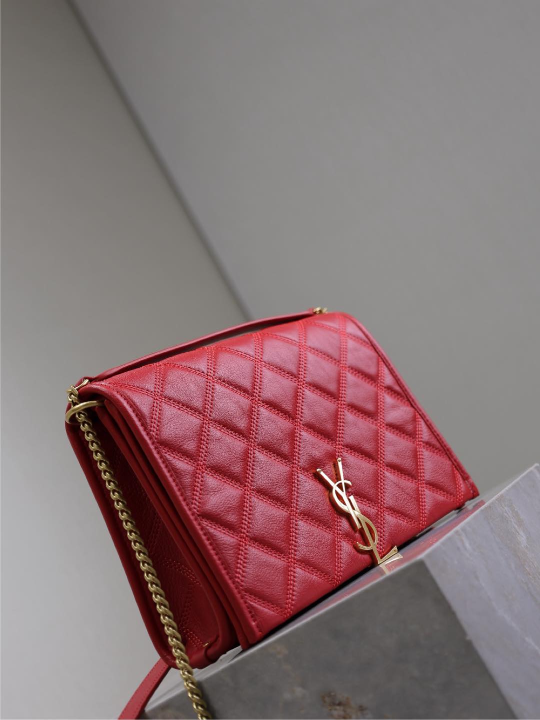 BECKY 25 IN RED QUILTED LAMBSKIN GOLD HARDWARE