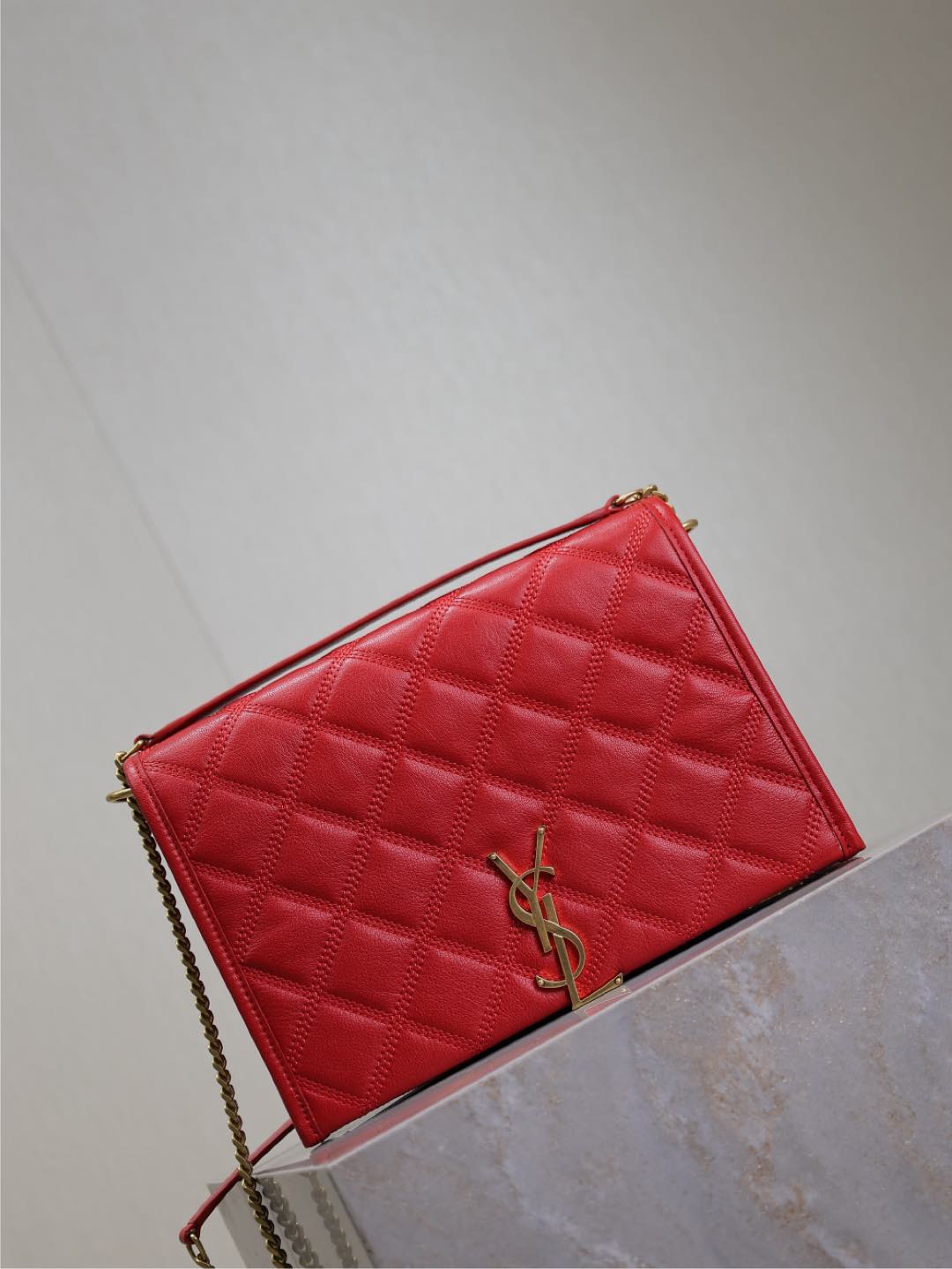 BECKY 25 IN RED QUILTED LAMBSKIN GOLD HARDWARE