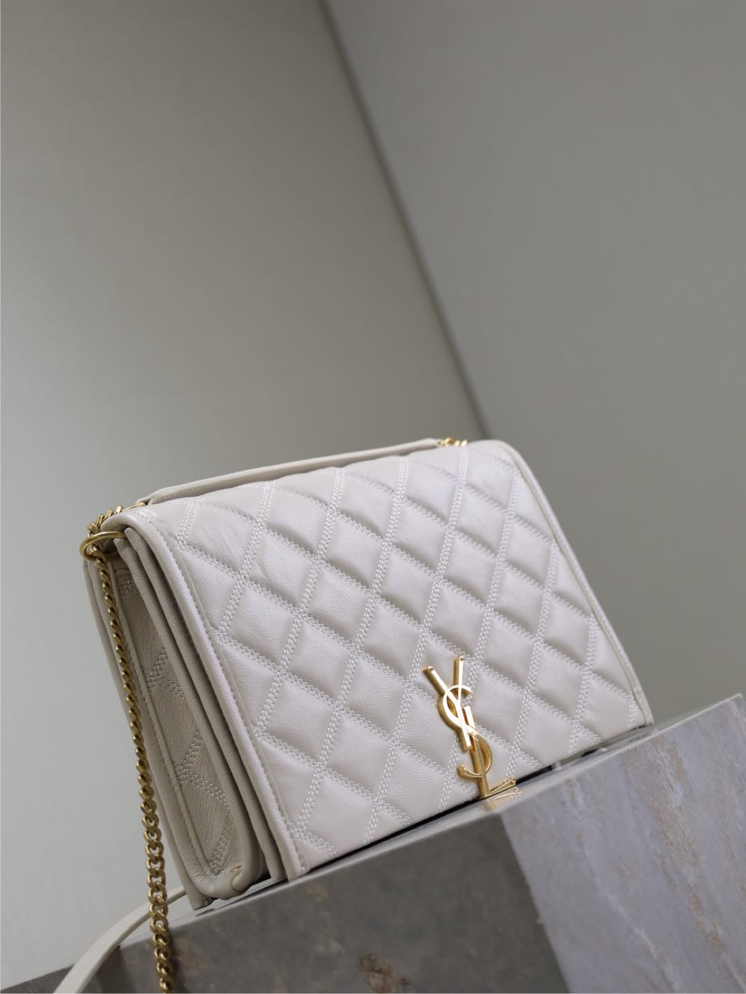 BECKY 26 IN WHITE QUILTED LAMBSKIN GOLD HARDWARE