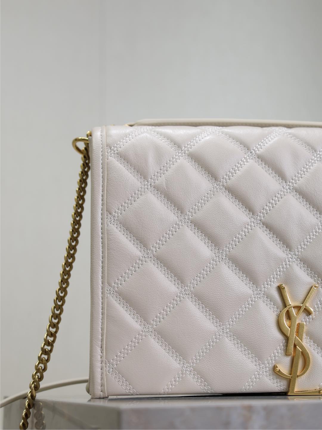 BECKY 26 IN WHITE QUILTED LAMBSKIN GOLD HARDWARE