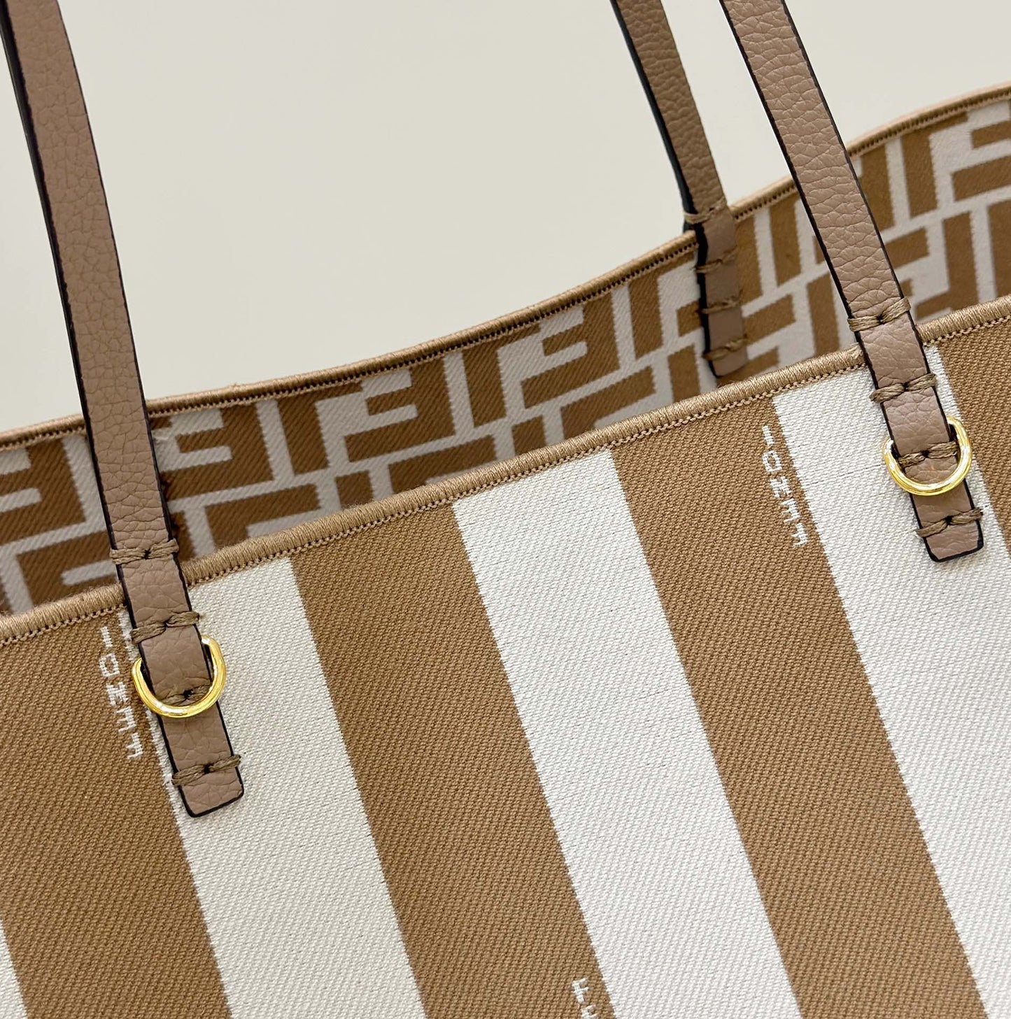 FENDI ROLL 33 TOTE BAG IN PEANUT BROWN MIX WHITE CANVAS