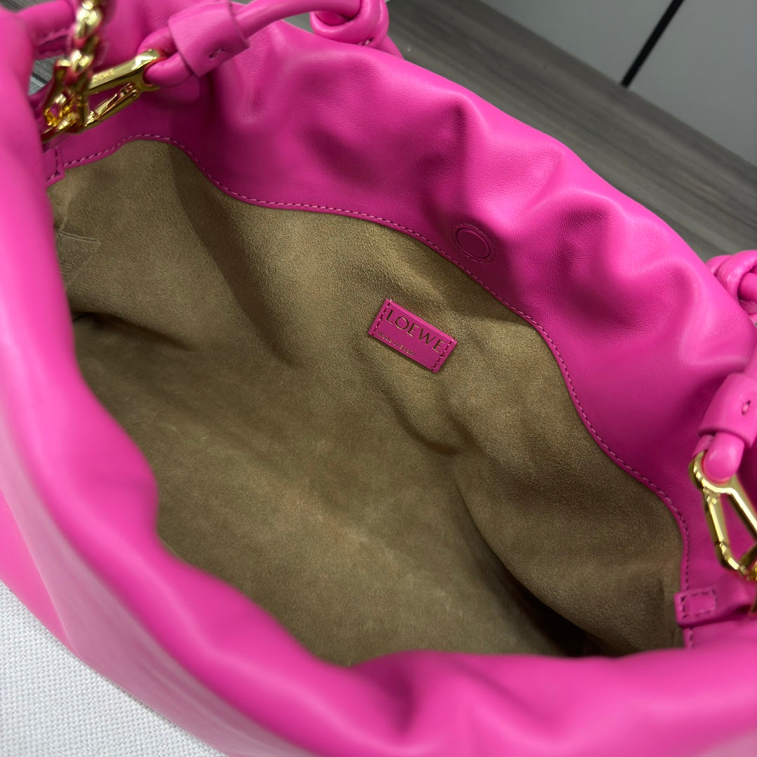 LOE MEDIUM 30 FLAMENCO PURSE BUCKET IN FUSICA PINK LAMBSKIN