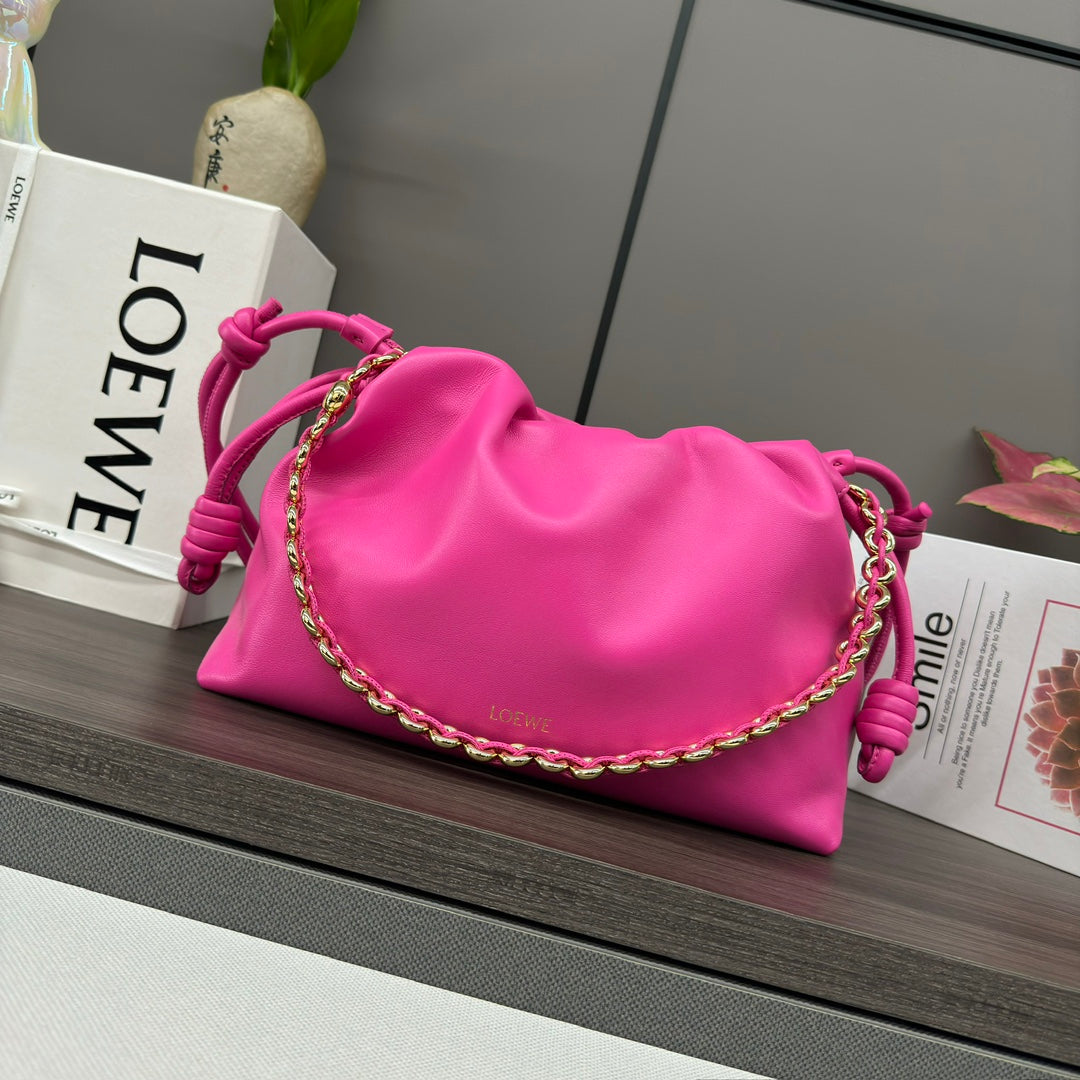 LOE MEDIUM 30 FLAMENCO PURSE BUCKET IN FUSICA PINK LAMBSKIN