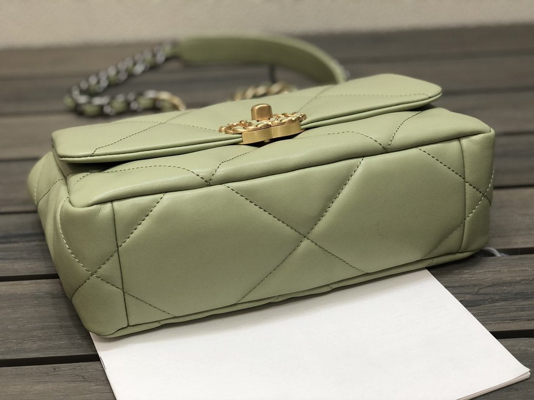 19 FLAP BAG 26 LIME LAMBSKIN