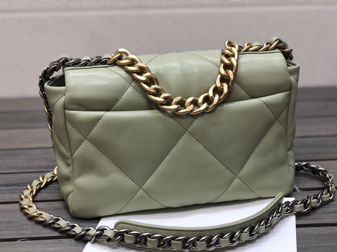 19 FLAP BAG 26 LIME LAMBSKIN